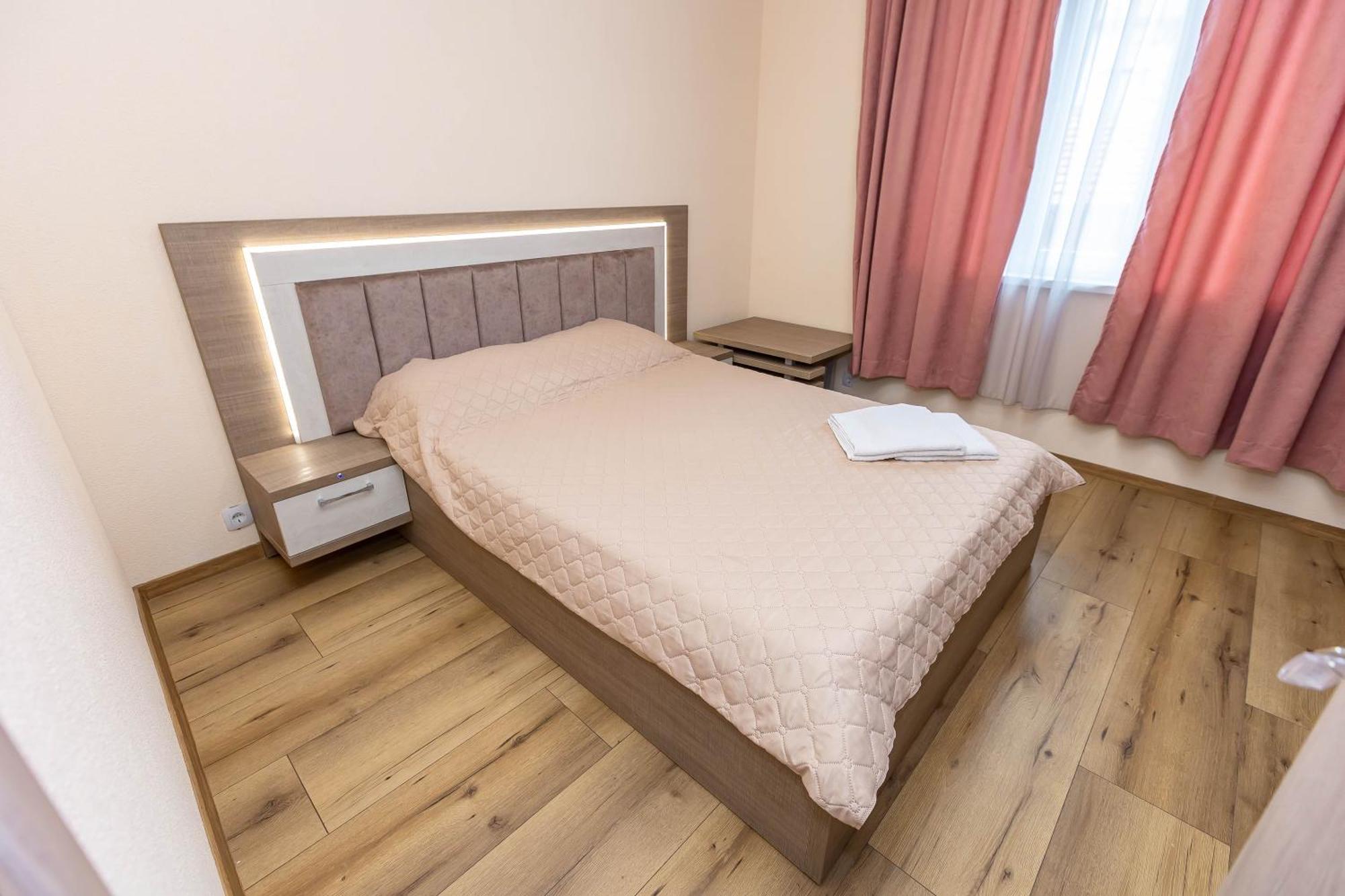 Family Hotel Ambrozia Sandanski Exterior photo